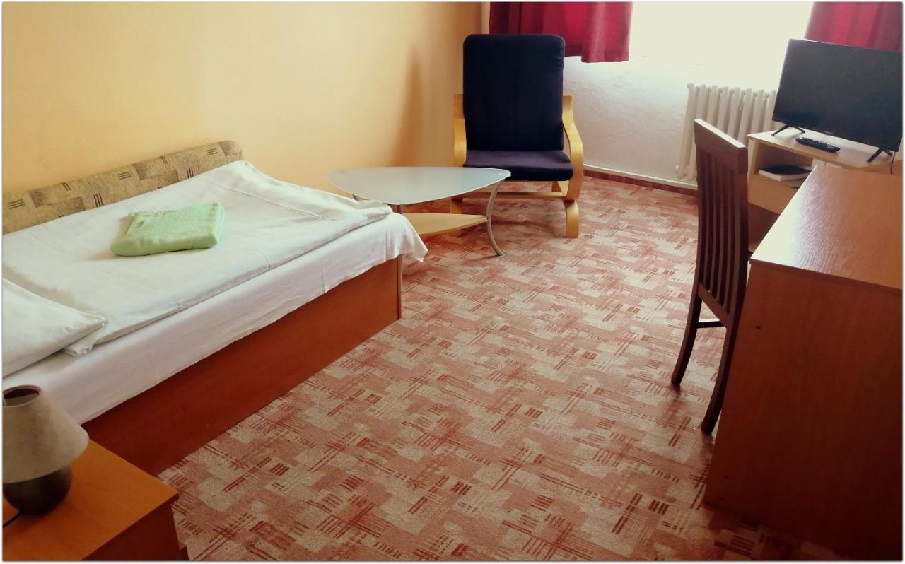 Penzion Institut Kosice Bagian luar foto