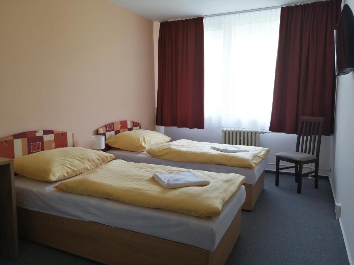 Penzion Institut Kosice Bagian luar foto